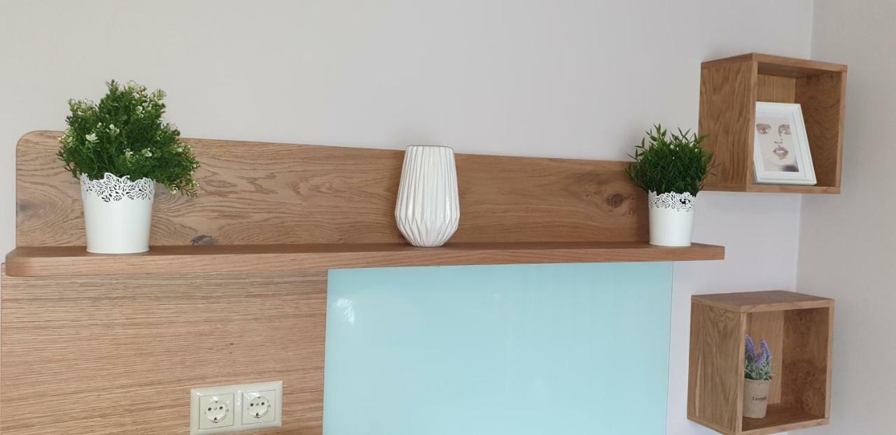 Isalos Suites Néa Péramos Екстериор снимка